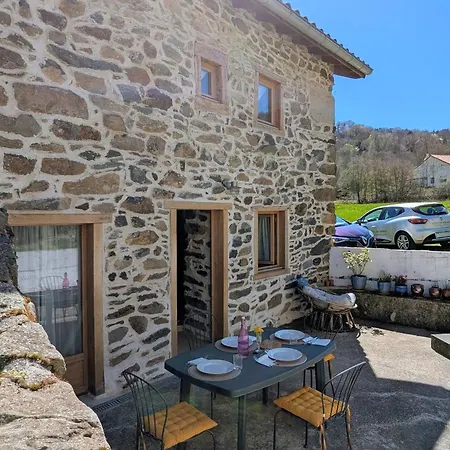Charmante Maison Dans Les Gorges De La Loire Avec Terrasses Et Poele A Bois - Fr-1-582-319